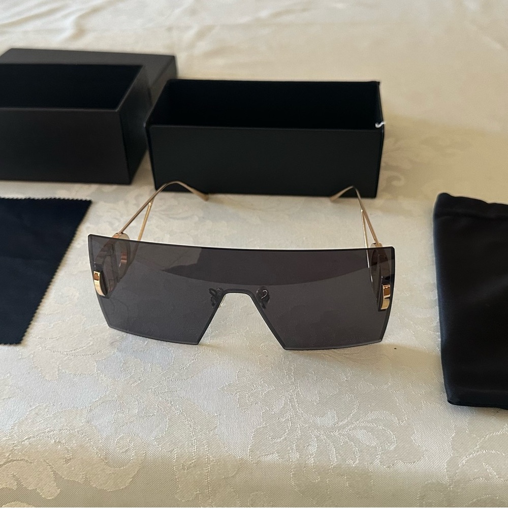 Dior 30Montaigne M1U Sunglasses